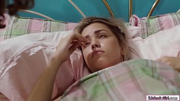 Preview 1 of Goon Ridng - Teen latina fisting strangers wet pussy