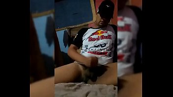 Preview 3 of Piying Sex - Novinho cafu&ccedil_u batendo uma