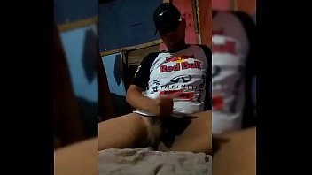 Preview 4 of Piying Sex - Novinho cafu&ccedil_u batendo uma