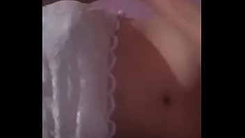 Preview 1 of Lesbians Removing Bra - Novinha pelada no periscope