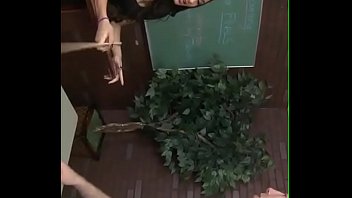 Preview 3 of Mia Khalifa Xxx Bra - Cuales son los nombres de los 2 actores del video??