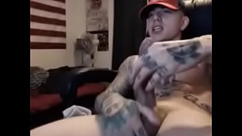 Preview 2 of Cherem Xnxx - Tatuado str8 arrecho viniendo para gay