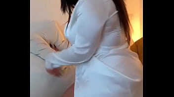 Preview 3 of Ledis Police Xxx Video - con un vestido blanco sexy pero debajo de eso est&aacute_ desnuda