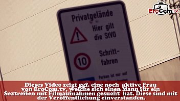 Preview 1 of Aussie Fucking Hidden Cam - Deutsche Dominante Blondine schleppt mann ab &uuml_ber EroCom Date und fickt ihn nackt im Auto