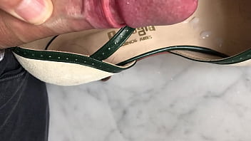 Preview 2 of Kerla Hostel Sex - cum shoes acabada de zapatos