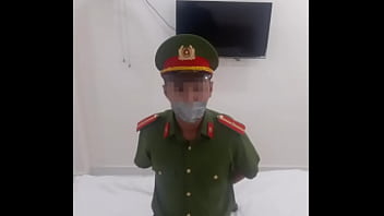 Preview 2 of Www Xxx Xxx Pom Com - Bạo d&acirc_m anh C&ocirc_ng An Việt Nam P4 | | Xem th&ecirc_m: http://bit.ly/GetMorexVideos-MrT