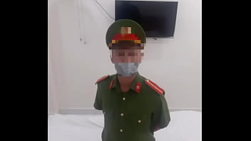 Preview 4 of Www Xxx Xxx Pom Com - Bạo d&acirc_m anh C&ocirc_ng An Việt Nam P4 | | Xem th&ecirc_m: http://bit.ly/GetMorexVideos-MrT