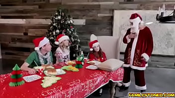 Preview 2 of Boliybord Acters Xxx - Christmas Family Orgy1.mp4