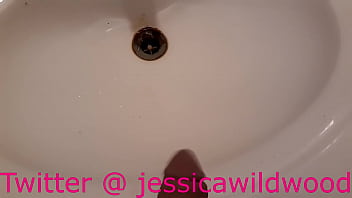 Preview 4 of Gachinco Gachi1151 Ran - Jessica wildwood Piss&#039_s in the sink 2020