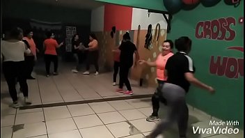 Preview 2 of Xhamester Old Aunty - Nalgonas bailando