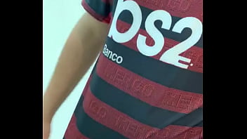 Preview 1 of Beautiful Transexuall - Novinho batendo uma no banheiro
