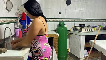 Preview 1 of Huage Tits - Melissasexhot - update #28 -mi primo se esta quedando en casa y le ofrezco agua pero esta muy caliente y le follo su co&ntilde_o - Nov 27,  2024