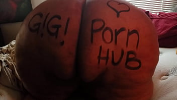 Preview 4 of Hairy Pussy Mom Lick - MEGA BOOTY BBW MAMA