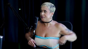 Preview 3 of Kelly V - Tem um p&uacute_blico misto,  &eacute_ MILF,  pegou um que brochou e j&aacute_ passou muita raiva,  por isso escolhe suas batalhas - Just Joana (WATCH ON: SHEER/RED)