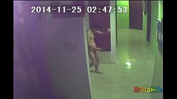 Preview 2 of Abg Smp Bugil Memek Hijab - H&eacute_tero haci&eacute_ndose la paja captado por c&aacute_mara de un hotel