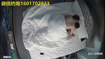Preview 4 of Lia Khalfa - 幸福屌丝男被年轻性欲强女友上位骑射爽完各自玩手机