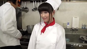 Preview 3 of Realporn Hd - ファミレスで働くトロイ主婦 1