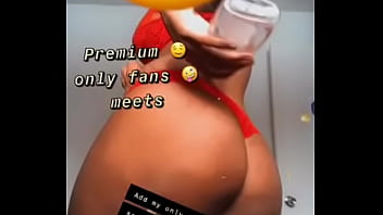 Preview 1 of Sunny Leone Boobs Sipping Video - Sexy big ass scarlet big black ass