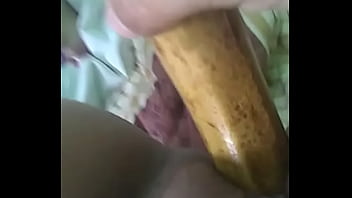 Preview 2 of 2 Girl Kissing Lesbina - a marce le gusta la banana