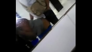 Preview 1 of Dirty Piggirl - Dando no banheiro publico vazio