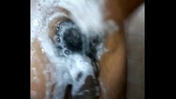 Preview 4 of Xxx Vdo Naw - Una ducha con mucha espuma
