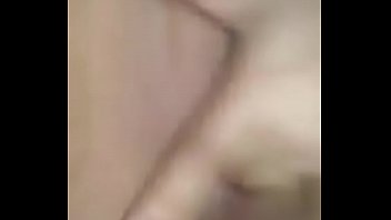Preview 2 of First Time Bi Mmf Kiss - Mi amante masturbandose