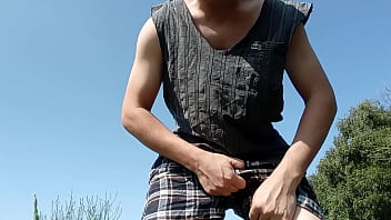 Preview 1 of Burr 101 - Gozada no campo nipple play