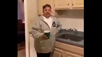 Preview 4 of Pablik Porm Vedo - Milf leva ovada na cara e fica boquiaberta