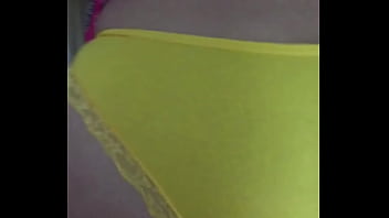 Preview 4 of Old Men Italia - Esposa follando en panties amarillos