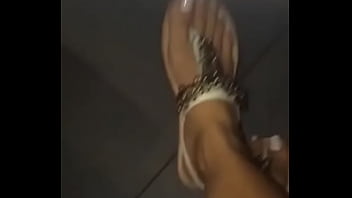 Preview 1 of Lord Krishna - minha amiga mostrando os pezinhos de rasteirinha
