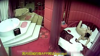 Preview 1 of Teeb Finger - 情趣酒店很会玩的眼镜情侣各种姿势有点重温玉蒲团的感觉