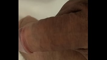 Preview 3 of Silchar 14 Sex Video - Venezolano en Chile haciendo pipi orinando pee en la ma&ntilde_ana al levantarse en el ba&ntilde_o