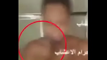 Preview 4 of Muscle Girl Seduces Girl - Ado a ado quem ver esse video &eacute_ viado