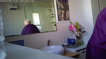 Preview 1 of Dokunmak Sikis - granny in bathroom