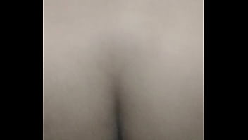 Preview 1 of Naked Mapouka - Magrinha sentando