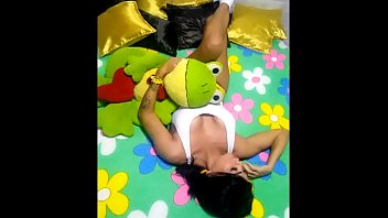 Preview 3 of Sara Jay Yoga Mom Xxx - Em casa em Santos resolvi sensualizar sigam Instagram @paulalopes ts