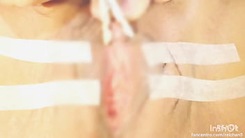 Preview 3 of Xxxsenny 3boys 1girls - Sucking and pinching the clitoris.