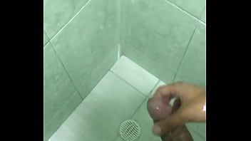 Preview 3 of Sister Mother Blackmail - Batendo punheta no banho querendo um cuzinho apertado