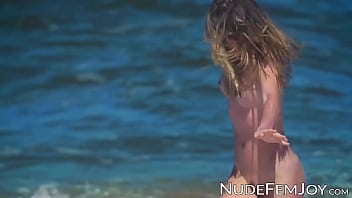 Preview 1 of Bast Xxx Videos Sunny Leone - Teenage beauty makes everyone aroused with beach tease