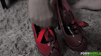 Preview 4 of Chica Fnaf - High Heels Make Her Horny