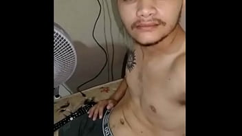 Preview 1 of 12xxx Omani - Branquinho charmoso sensual