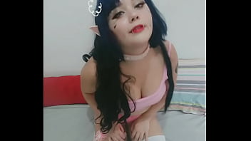 Preview 1 of Shaving Woods - Novinha de 18 anos cheia de tes&atilde_o
