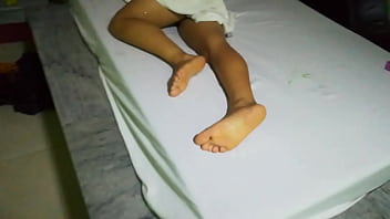Preview 1 of Snay Lone Xnxx Sex - Me encuentro a mi prima d. y la manoseo.
