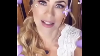 Preview 1 of Cook Naked - Escote de Aracely Ar&aacute_mbula