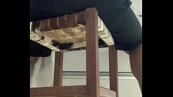 Preview 4 of Pgerboydy Onlineo Doggy - NOVINHO DE SHORT MOSTRANDO O CUZINHO