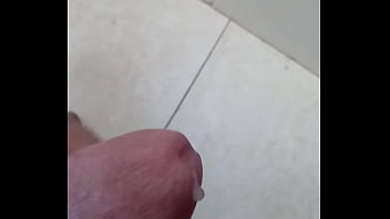 Preview 3 of White Bra Toilet - Gozando gostoso para uma delicia no chat!!