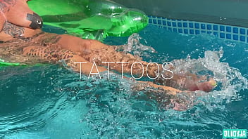 Preview 4 of Cum On Pussy Japan - Splashing Feet in the Pool
