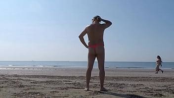 Preview 1 of Russia Xxxxx - Nudismo in spiaggia