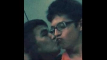 Preview 2 of Ffm Sandwich - Roro es gay
