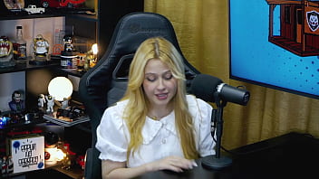 Preview 1 of Xxx 18 Moves Hd - A Novinha de 18 anos veio no Podcast e mostrou seu corpo perfeito toda gostosa,  o Ruan babou de tes&atilde_o! - Viamms - Podcast P&aacute_pum no Barraco!